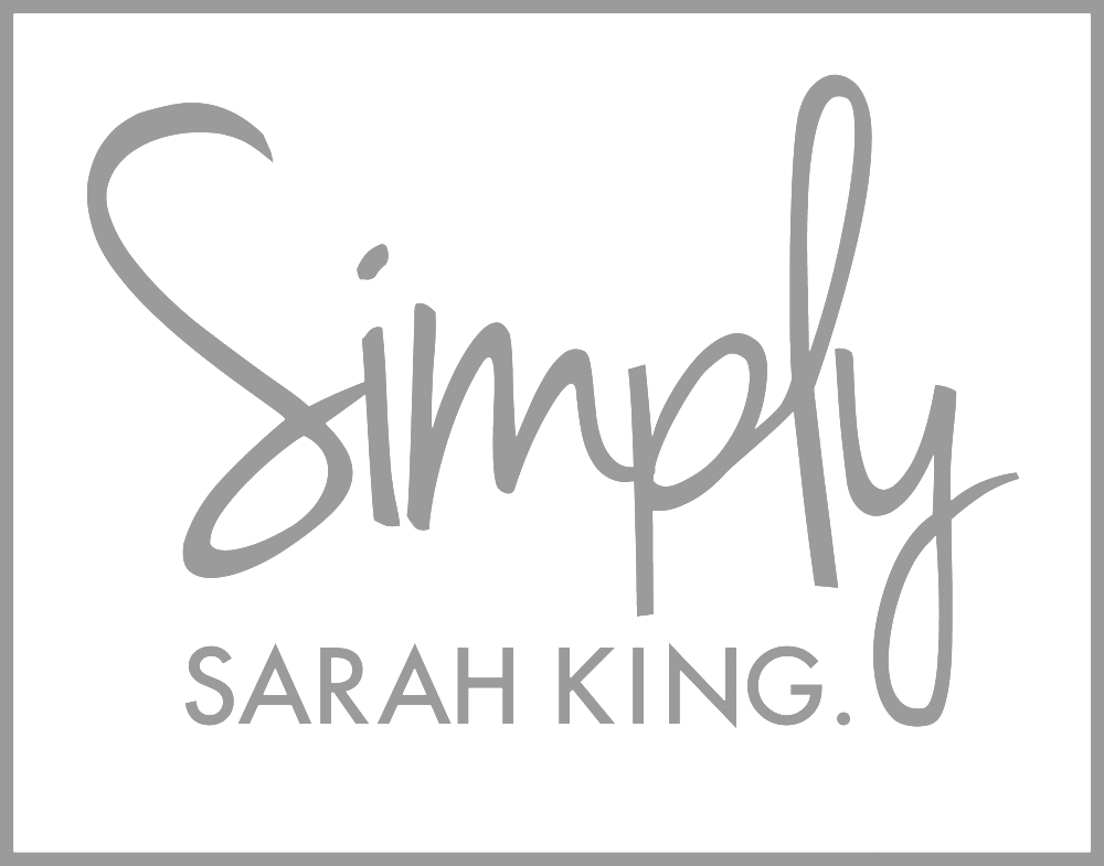 SimplySarahKing-logo-web-portfolio-greyscale.png